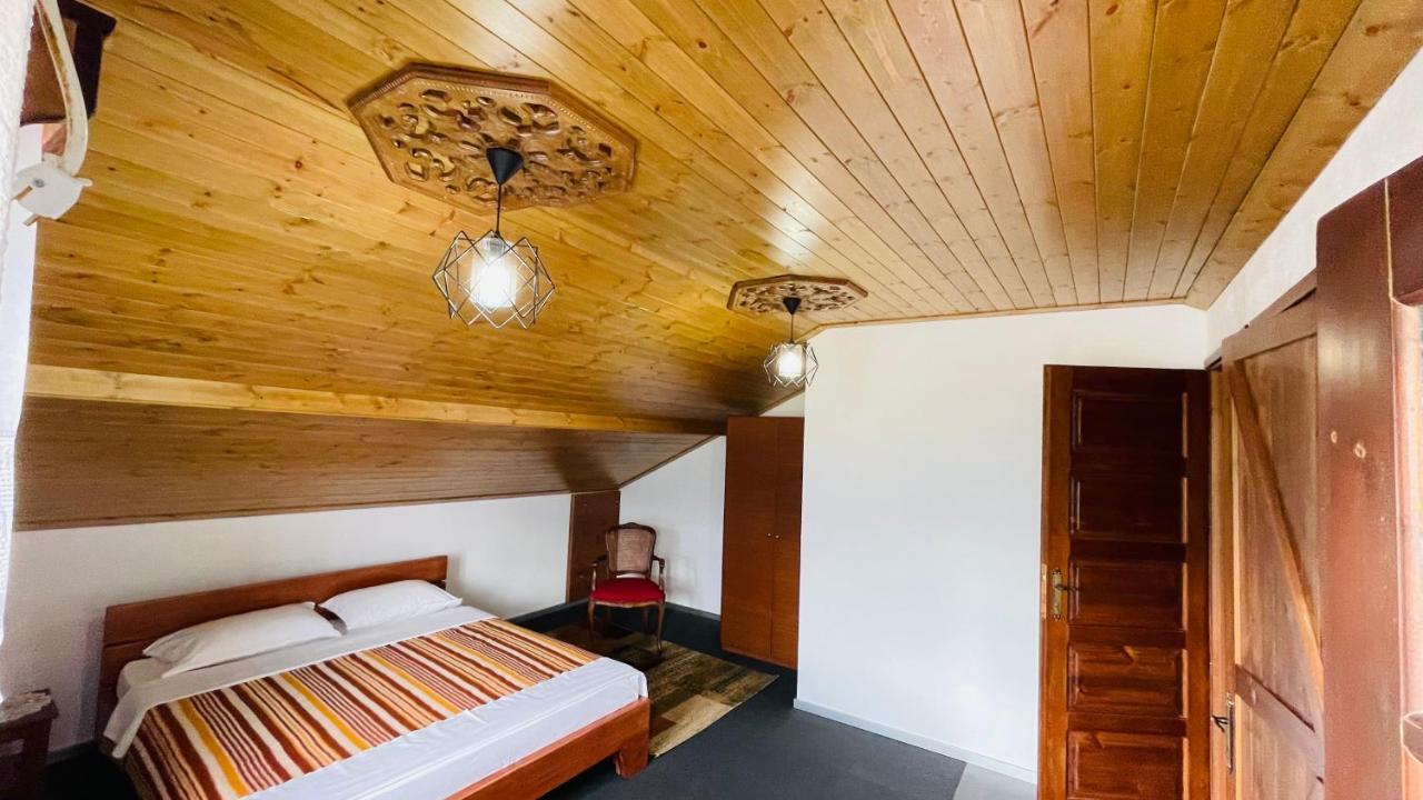 Denis Guesthouse 1930 Gjirokastër Buitenkant foto
